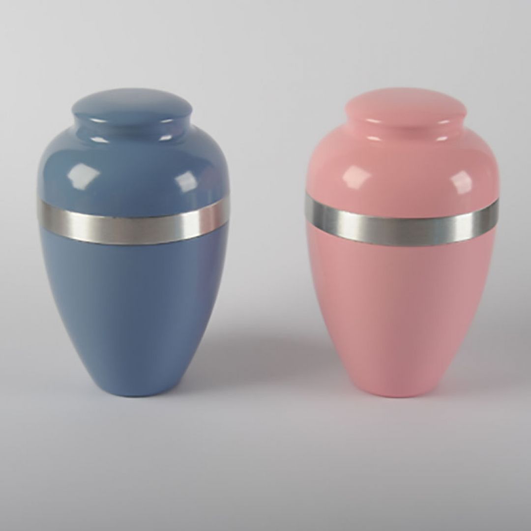 Urn Classique Aluminium 100mm satijn gepoedercoat in blauw of roze