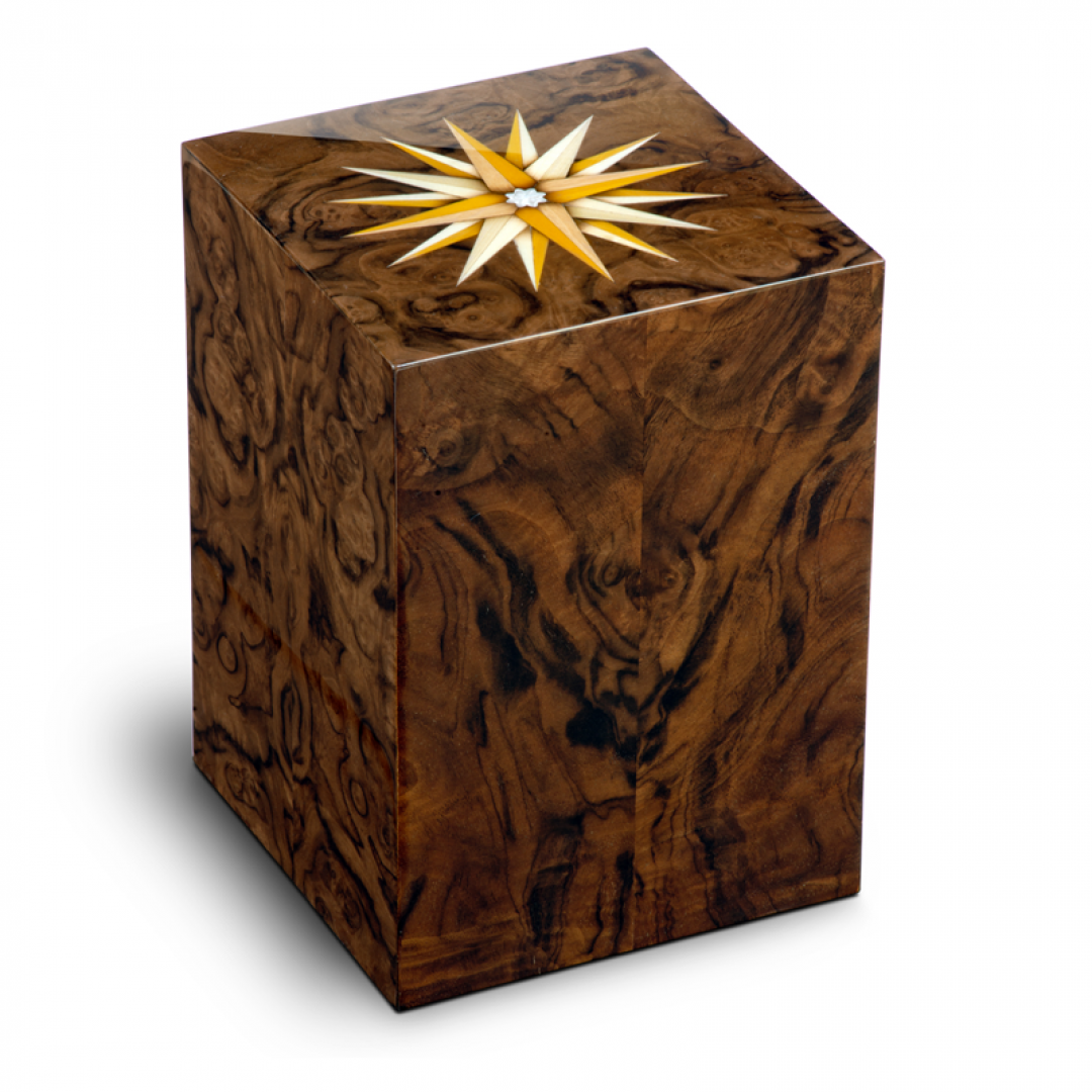 Houtenlook urn walnotenhout met windroos Arte Rosa dei Venti Noce UR-V-RV-02L 7L