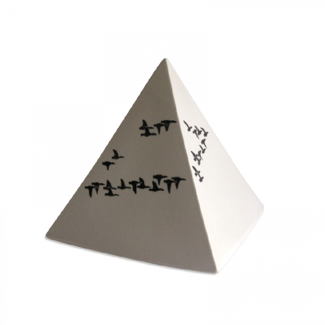 Keramiek piramide urn met vogelvlucht UV15-11-7