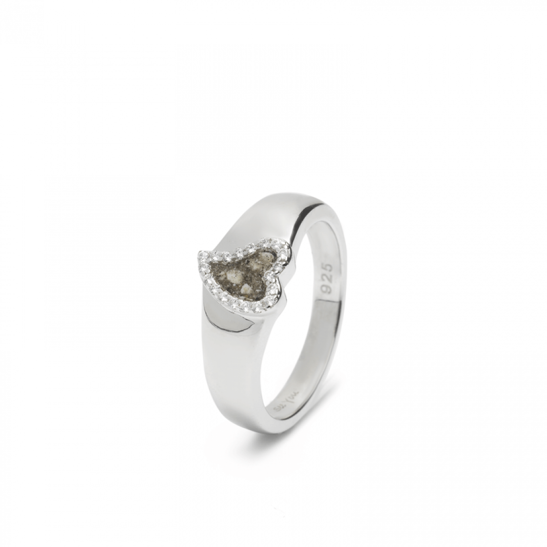 Zilveren ring met hart en rand van zirkonia - RG 005